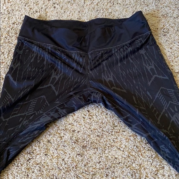 Xersion Crop Running Leggings - Picture 4 of 6